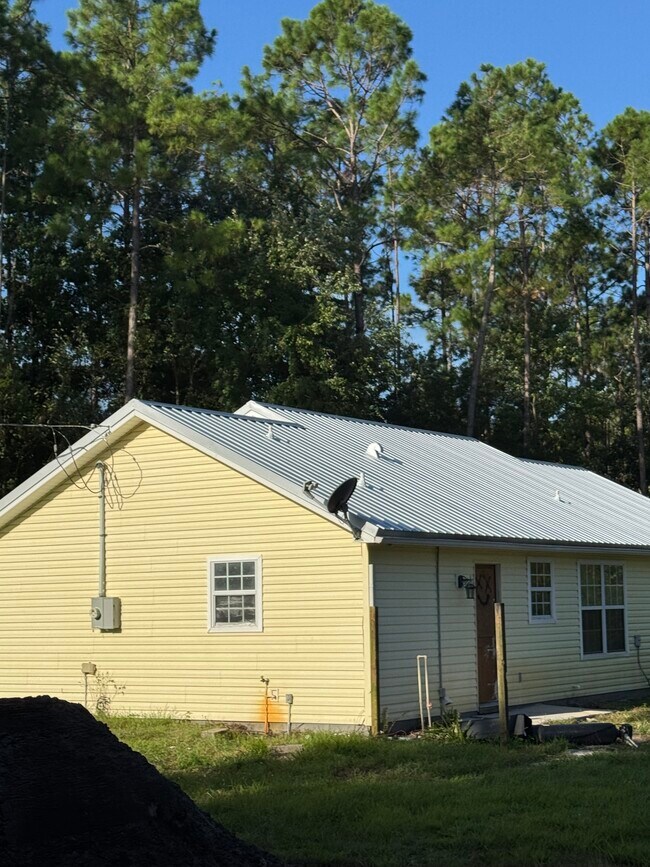 Foto del edificio - 24899 Crawford Rd