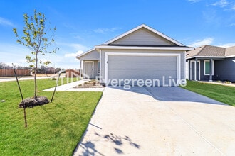 Building Photo - 245 Sycamore Pl