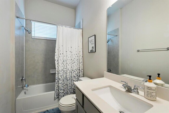 Building Photo - 9925 Comely Bnd