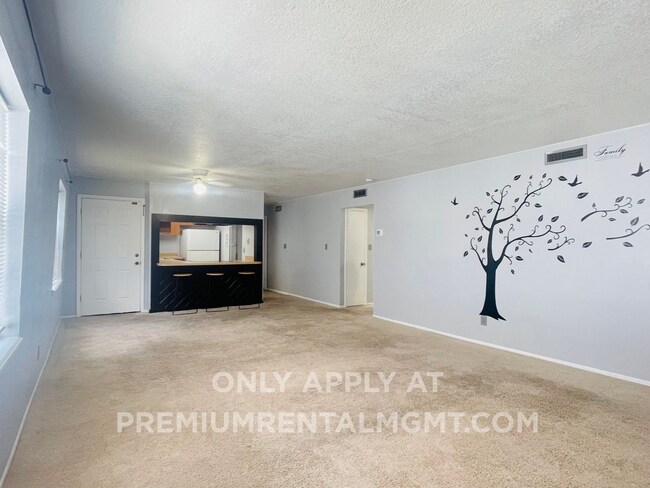 Building Photo - 1000 S Semoran Blvd