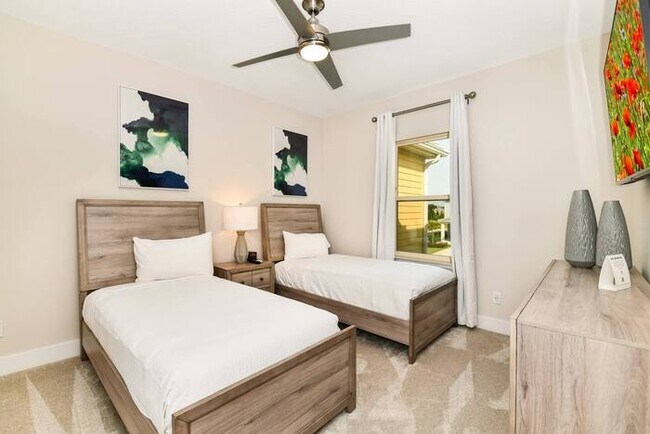 Foto del edificio - 7909 Draw St