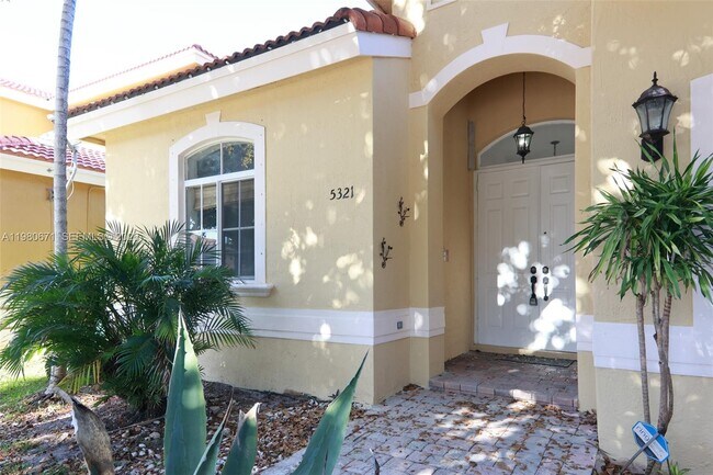 Foto del edificio - 5321 SW 130th Terrace