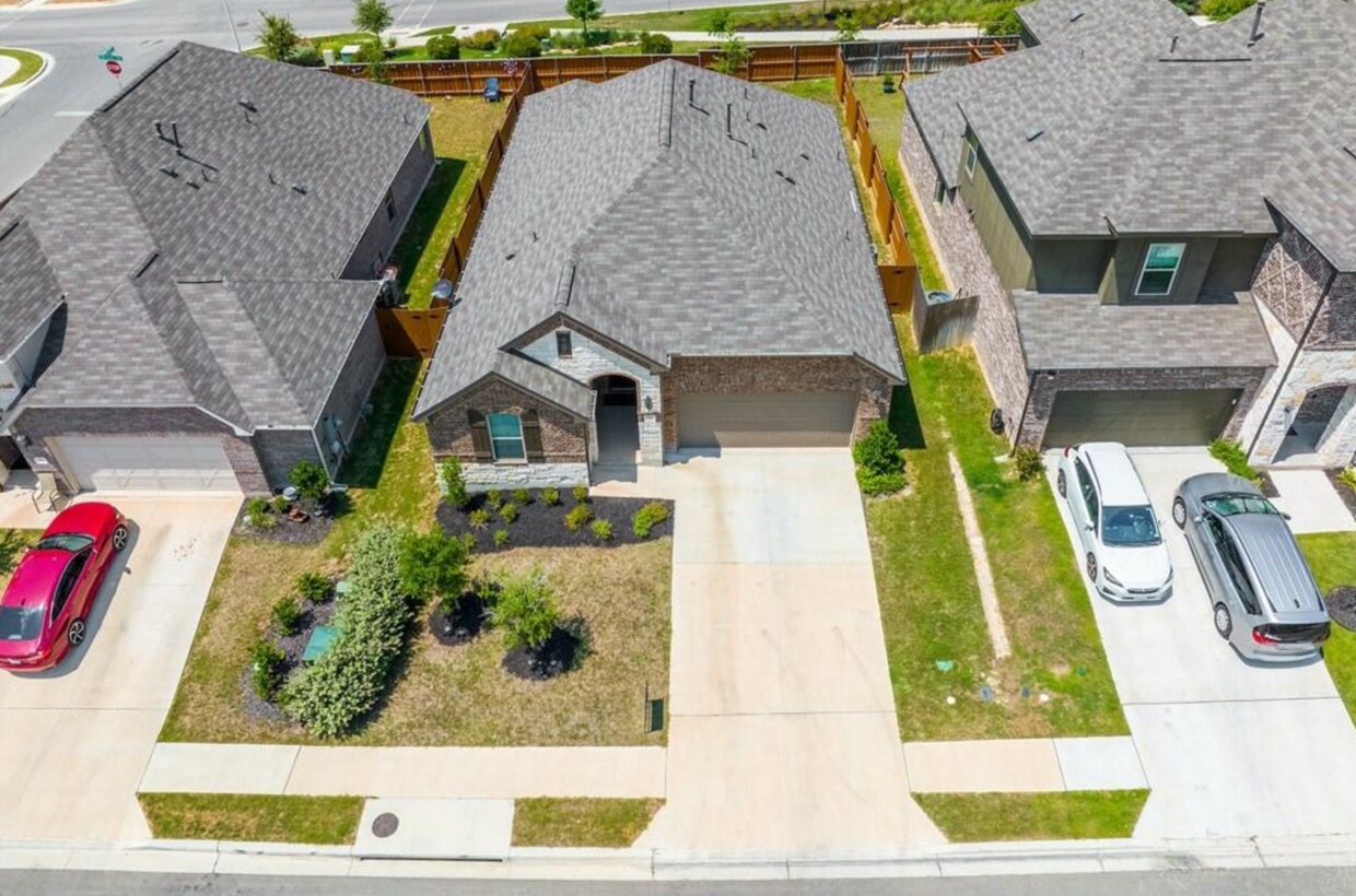Primary Photo - Spacious Sunfield 3 bedroom