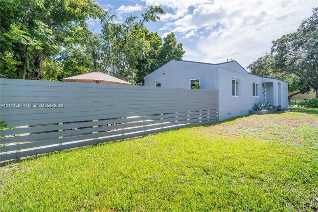 Building Photo - 570 NW 49th St