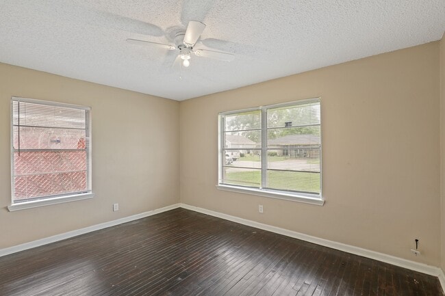 Building Photo - 9315 Laura Koppe Rd