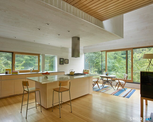 Building Photo - 155 W Morris Rd