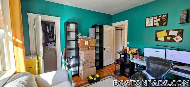 Building Photo - 52 Babcock St