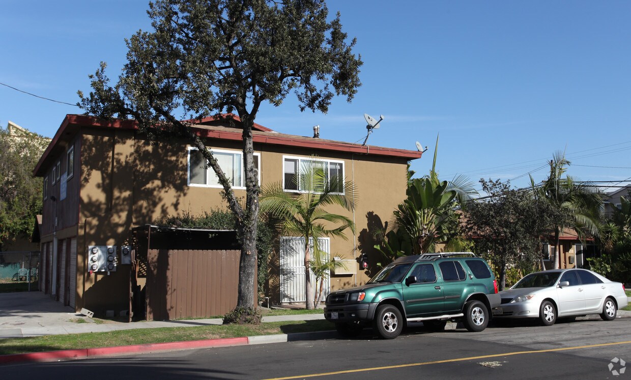 Foto del edificio - 903 E 9th St