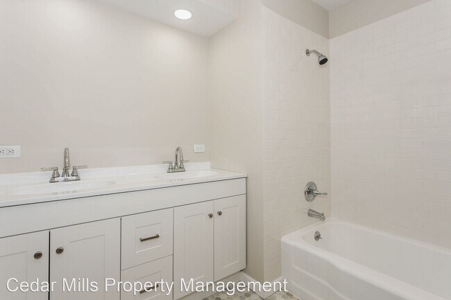 Foto del edificio - 3 br, 2 bath House - 6410 E. 10th St.
