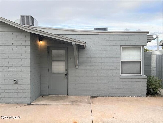 Building Photo - 4127 N 18th Pl
