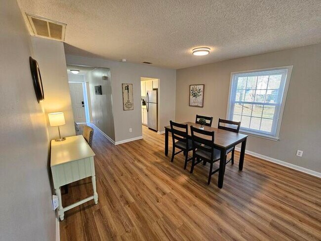 Foto del edificio - Furnished Mid term Rental