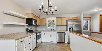 Building Photo - 2153-2155-2155 Gilson Ct