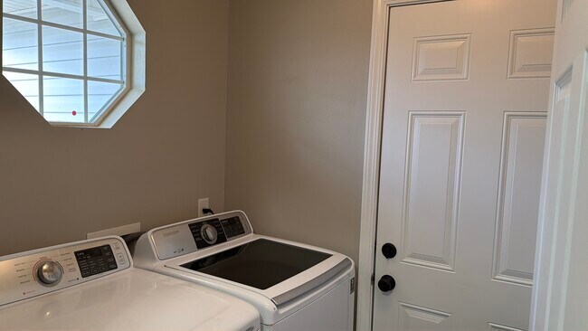 Foto del edificio - 5301 Fargo Ct