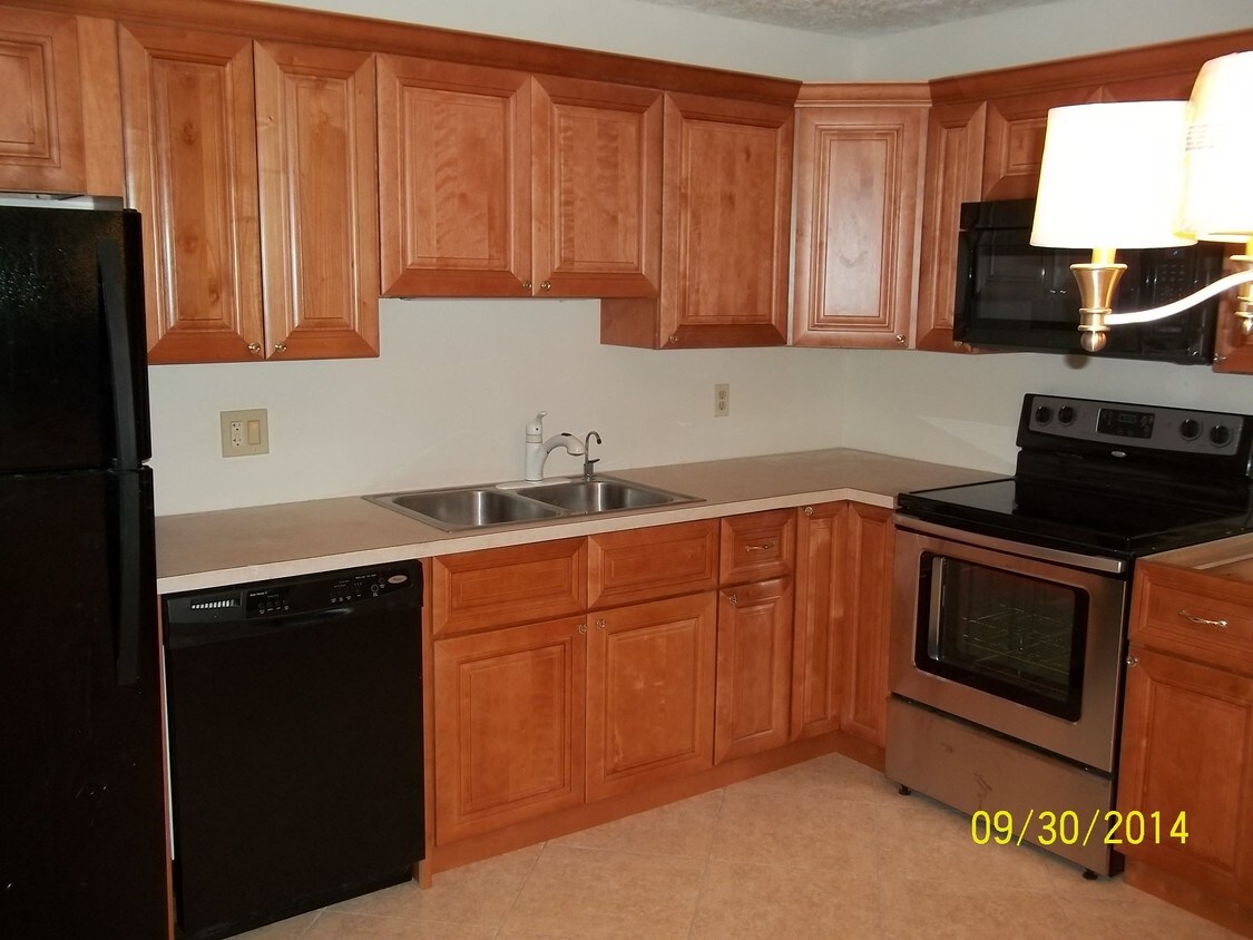 New kitchen - 2057 Joy-Rene Ln