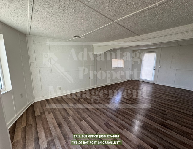 Foto del edificio - 211 Adams Lake Rd