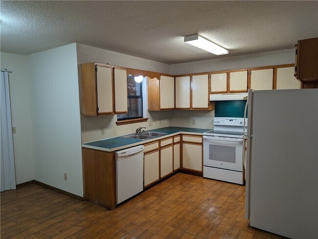Building Photo - 2863 Kasey Ave