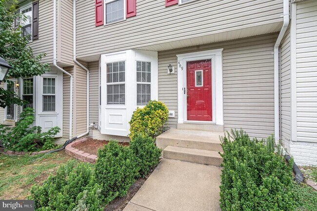 Foto del edificio - 409 Potomac Hills Dr