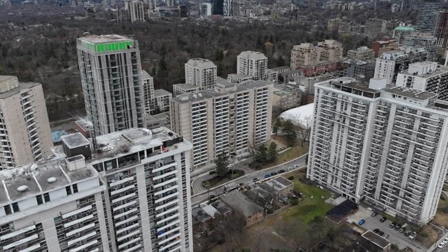  - 221 Balliol Street