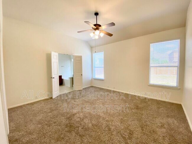 Building Photo - 2856 S Serrano