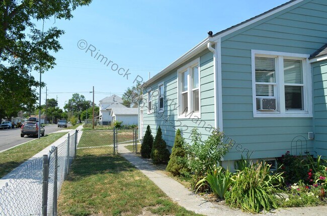 Building Photo - 424 S 29th St