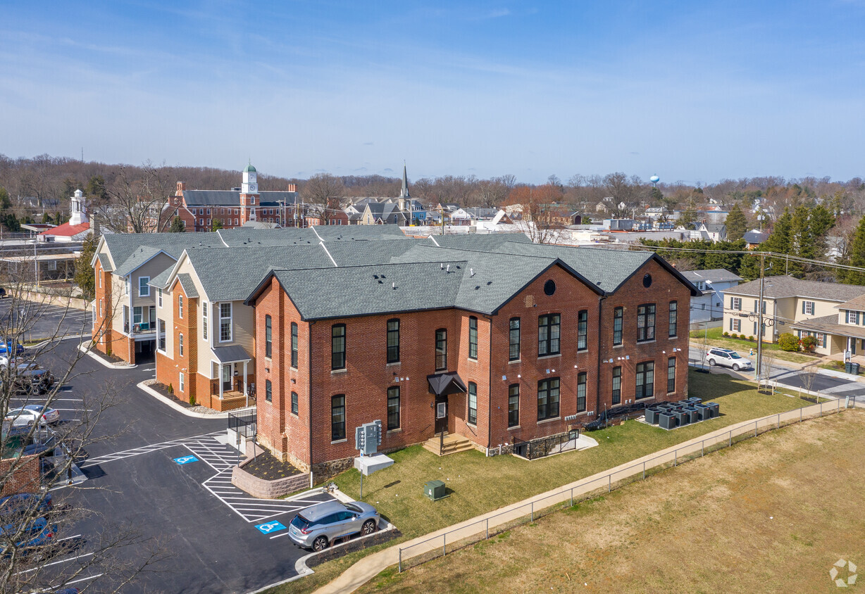 Primary Photo - Bel Air Academy Apartments