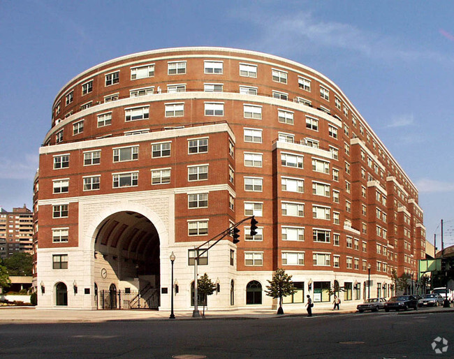 Building Photo - West End Place