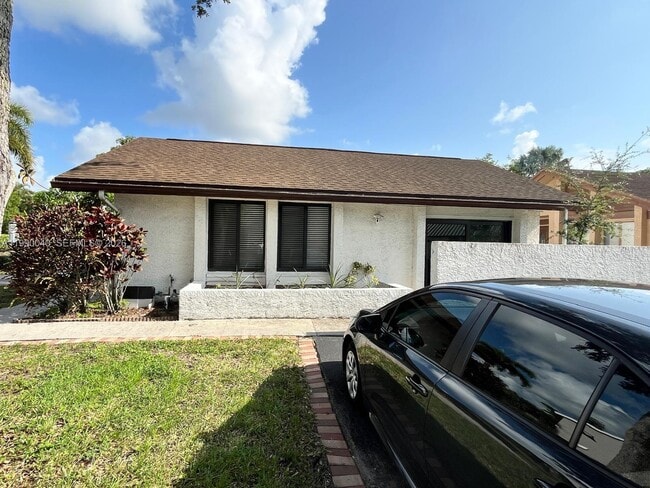 Foto del edificio - 3931 SW 84th Terrace