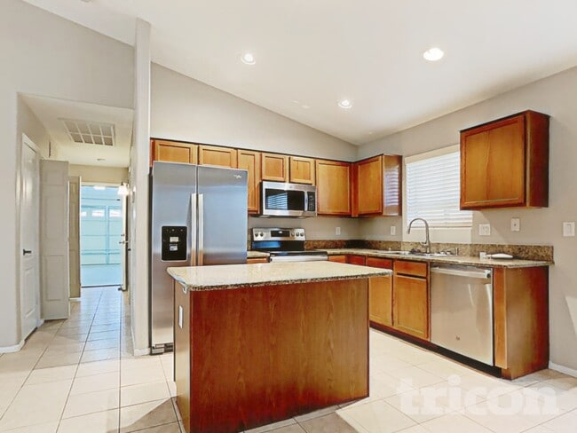 Building Photo - 39964 W Sanders Way