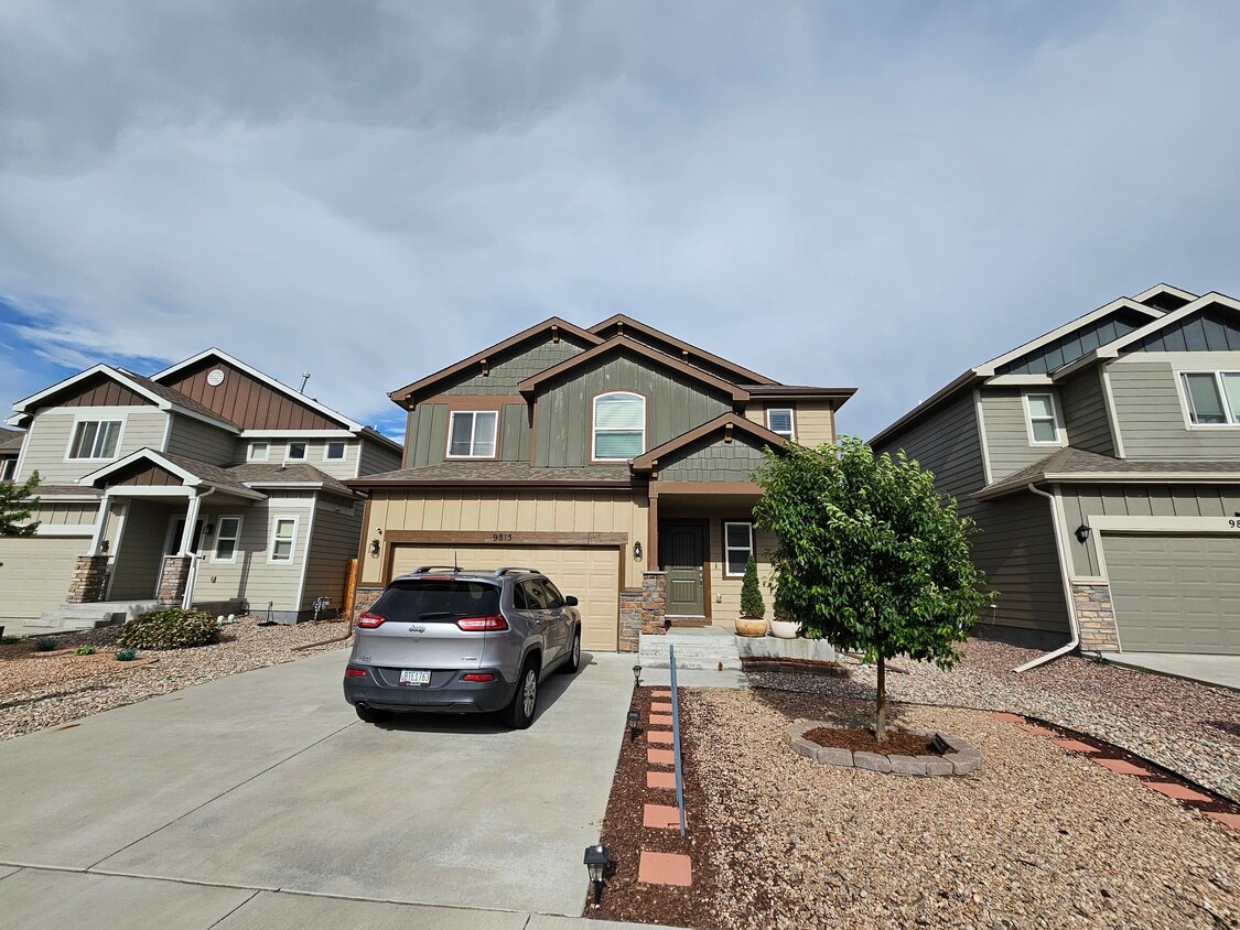 Primary Photo - 9815 Silver Stirrup Dr