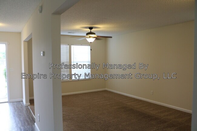 Building Photo - 509 Fox Haven Dr