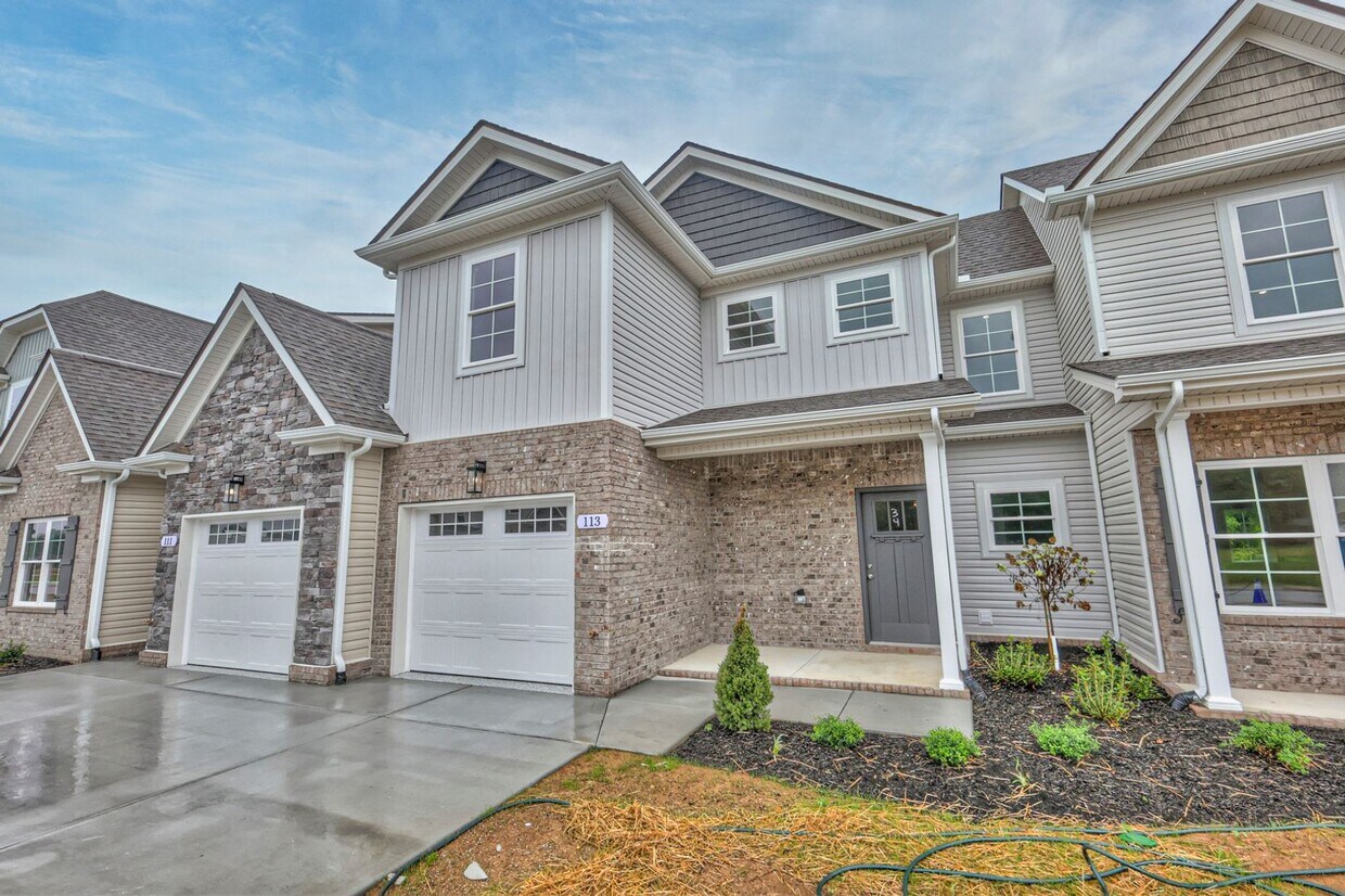 Primary Photo - Beautiful BRAND NEW 3 Bed 2.5 Bath in Manc...