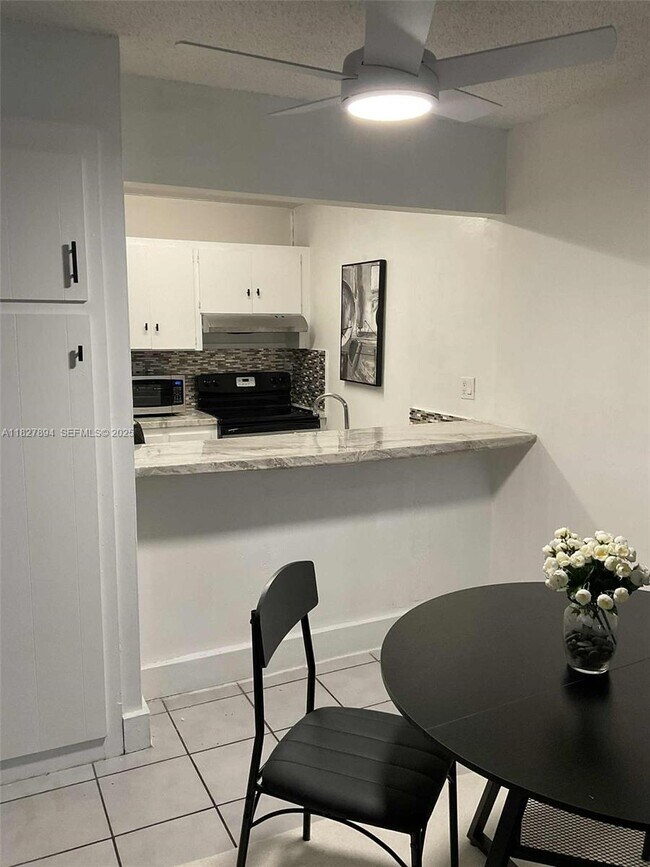 Foto del edificio - 13390 NE 7th Ave