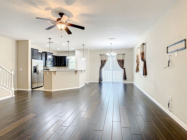 Building Photo - Available Now !! Stunning 3 Bed 2.5 Bath H...