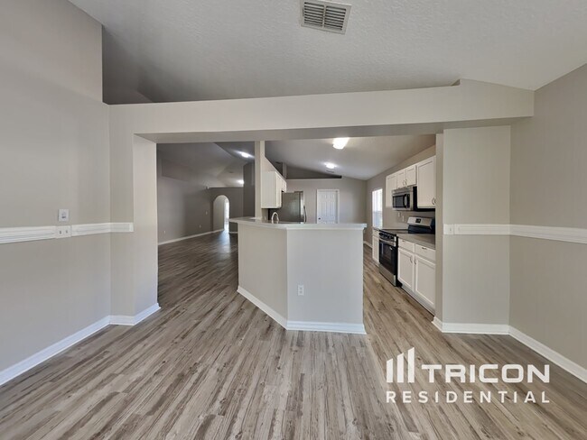Building Photo - 262 King Arthur Ct