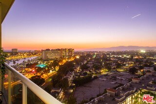 Foto del edificio - 13700 Marina Pointe Dr