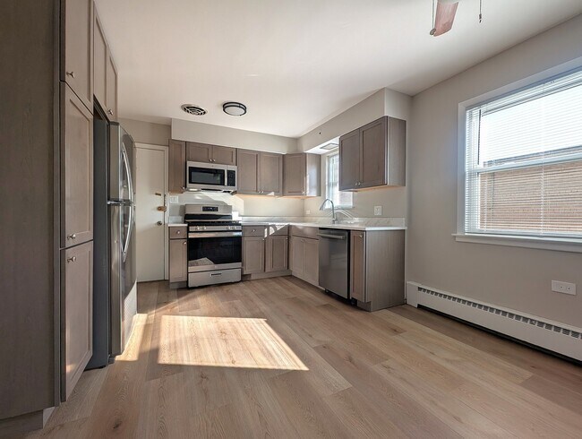 Foto del edificio - 300 S Austin Blvd