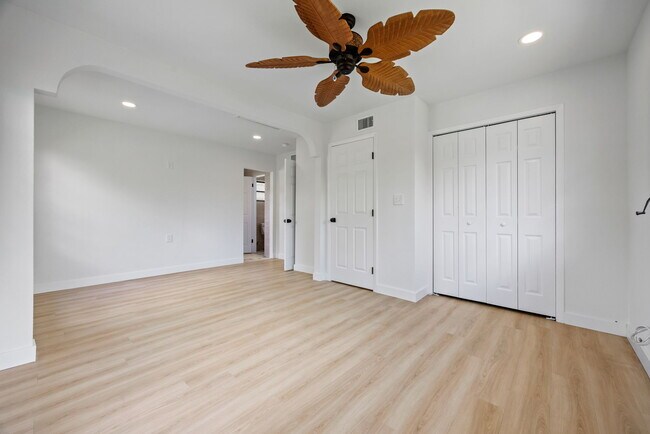Foto del edificio - 1575 Grace Ave