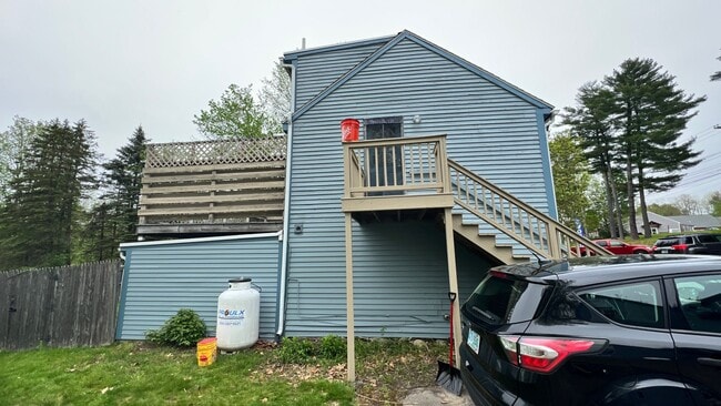 Foto del edificio - Rustic Single Family Home, Private Deck, Fenced-In Back Yard, Wood Flooring ...