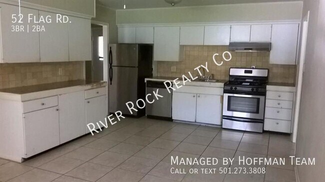 Foto del edificio - 52 Flag Road - LEASE PENDING