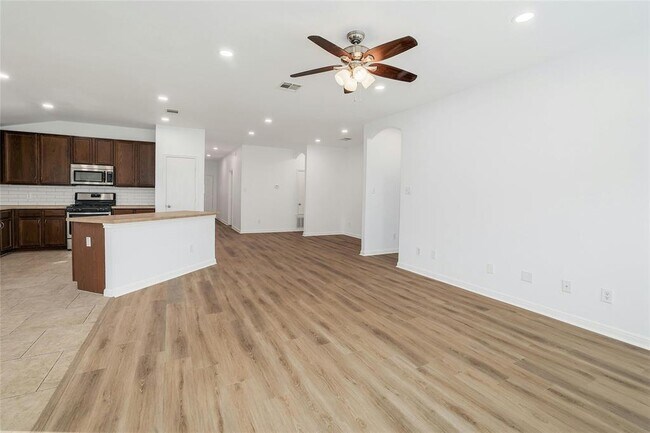 Building Photo - 2202 Trolley Cove