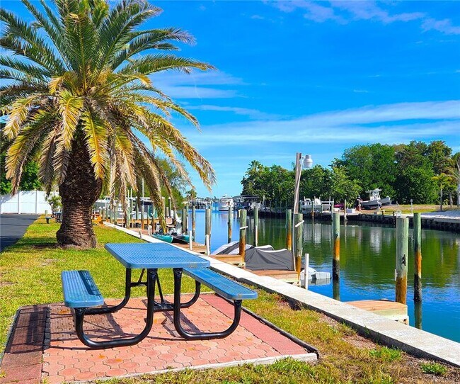 Foto del edificio - 10125 Manatee Ave W