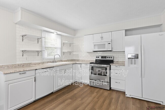 Foto del edificio - 214 Laurel Ln