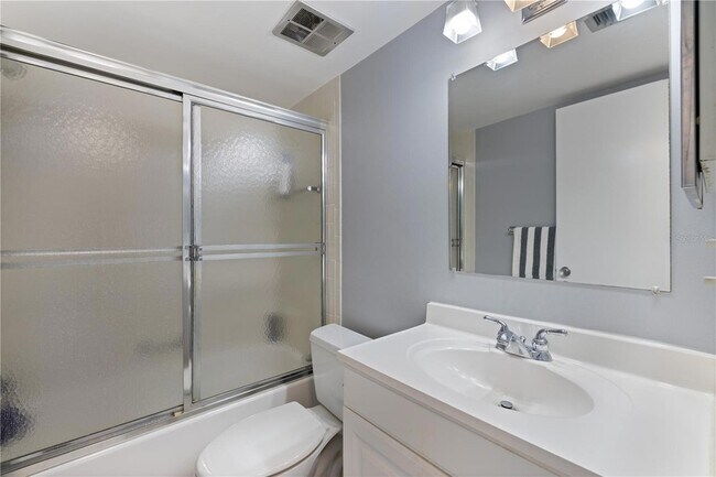 Foto del edificio - 1540 Glen Oaks Dr E