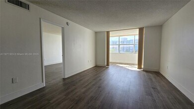 Building Photo - 1300 NE Miami Gardens Dr