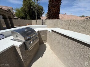 Building Photo - 1100 Warm Canyon Way