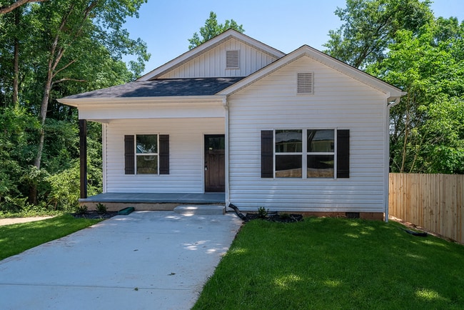 Your New Home Awaits in Hickory! $500 Off ... - Your New Home Awaits in Hickory! $500 Off ...