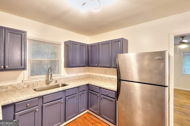 Building Photo - 4340 Glenwood Pky