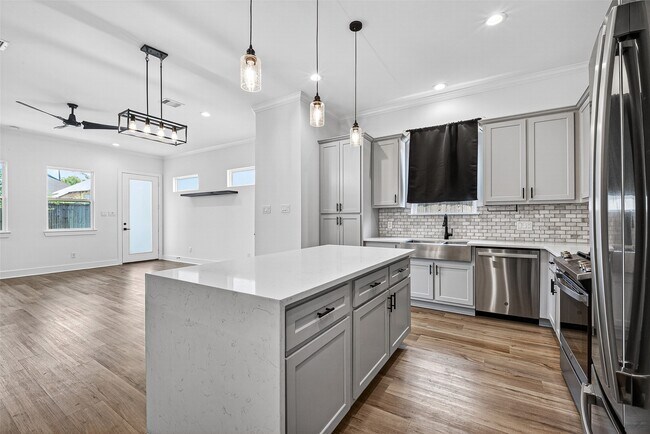 Foto del edificio - 7314 Avenue L