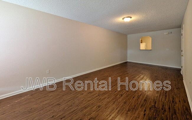 Foto del edificio - 8402 McGirts Village Ln