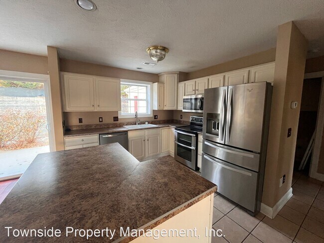 Foto del edificio - 5 br, 2.5 bath House - 1738 Lions Drive